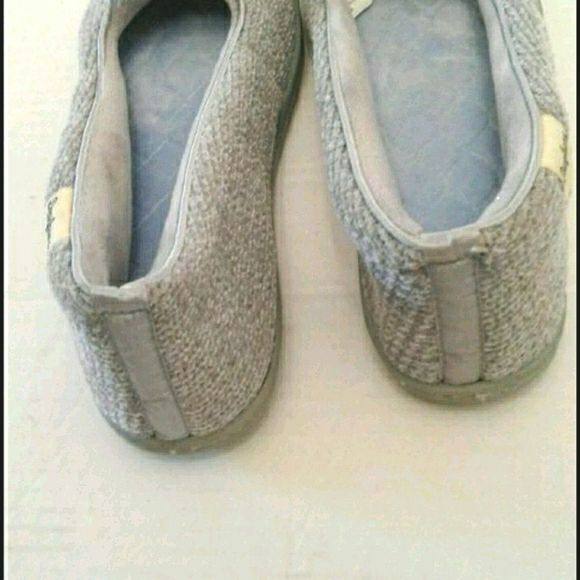 DearFoams Gray Soft Cozy Thermal Slippers - Picture 3 of 9